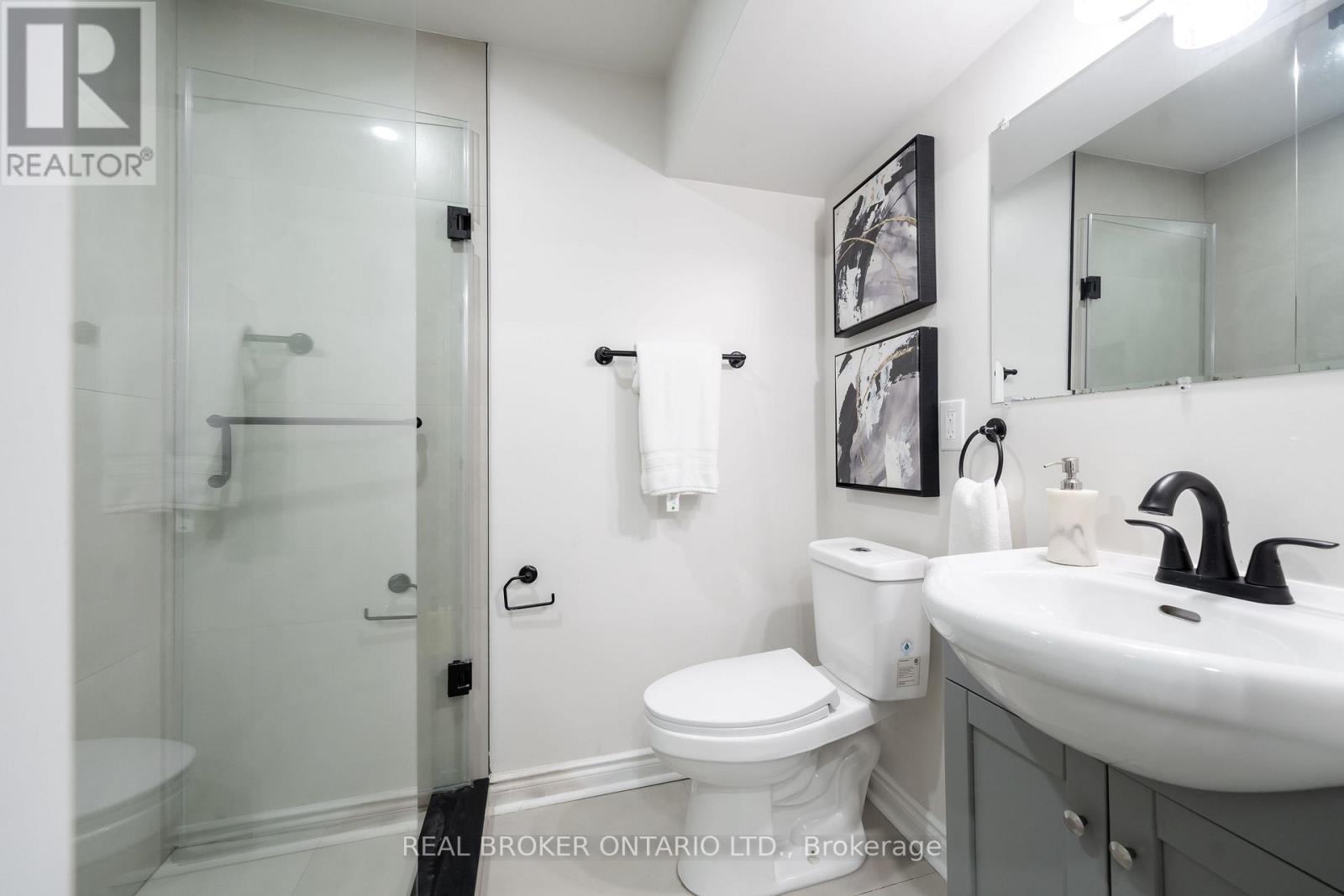 Photo 31 of 36 5255 Guildwood Way, Mississauga ON
