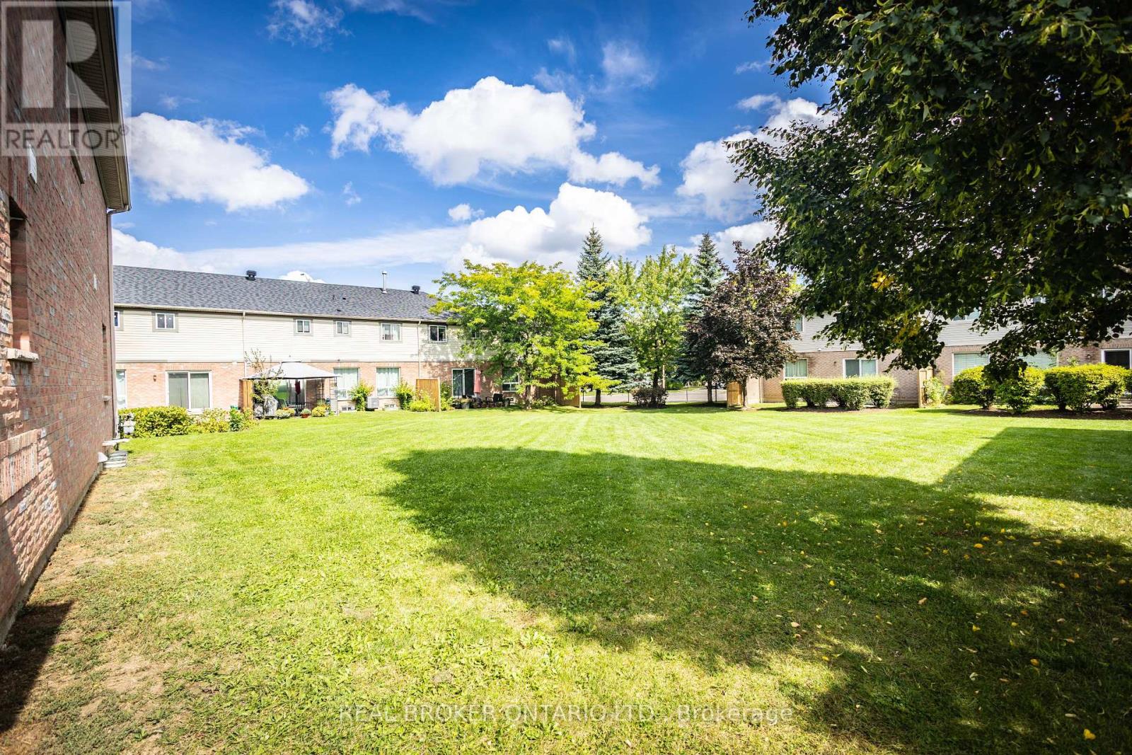 Photo 34 of 36 5255 Guildwood Way, Mississauga ON