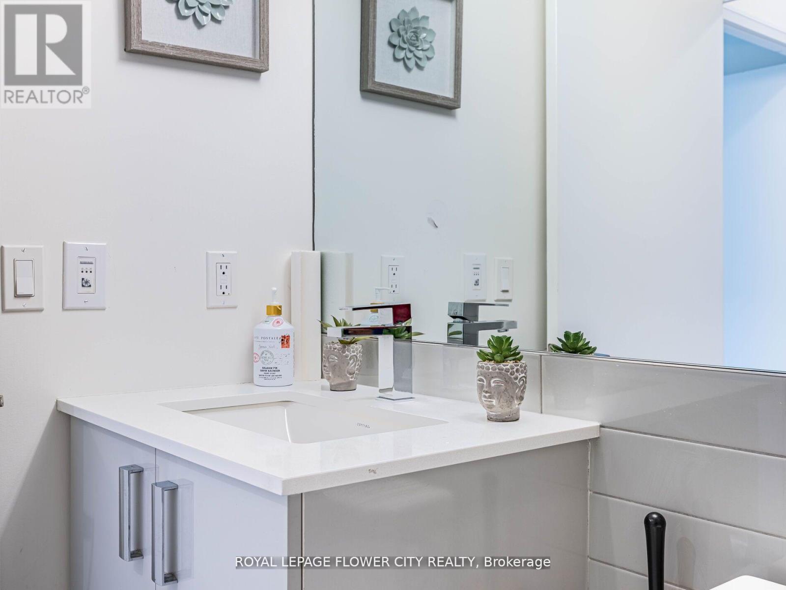 Photo 37 of 2804 30 Gibbs Road, Toronto ON