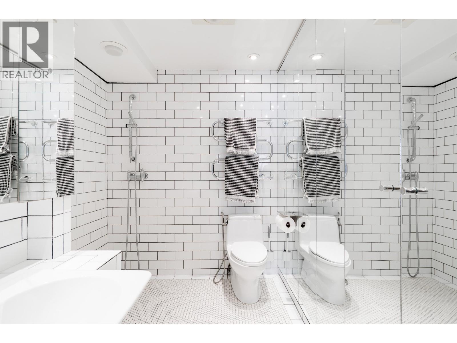 Photo 34 of 202 1535 Nelson Street, Vancouver BC
