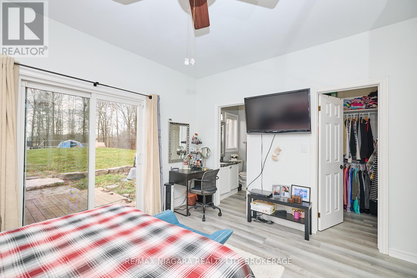 Photo 22 of 637 Carl Road, Welland ON