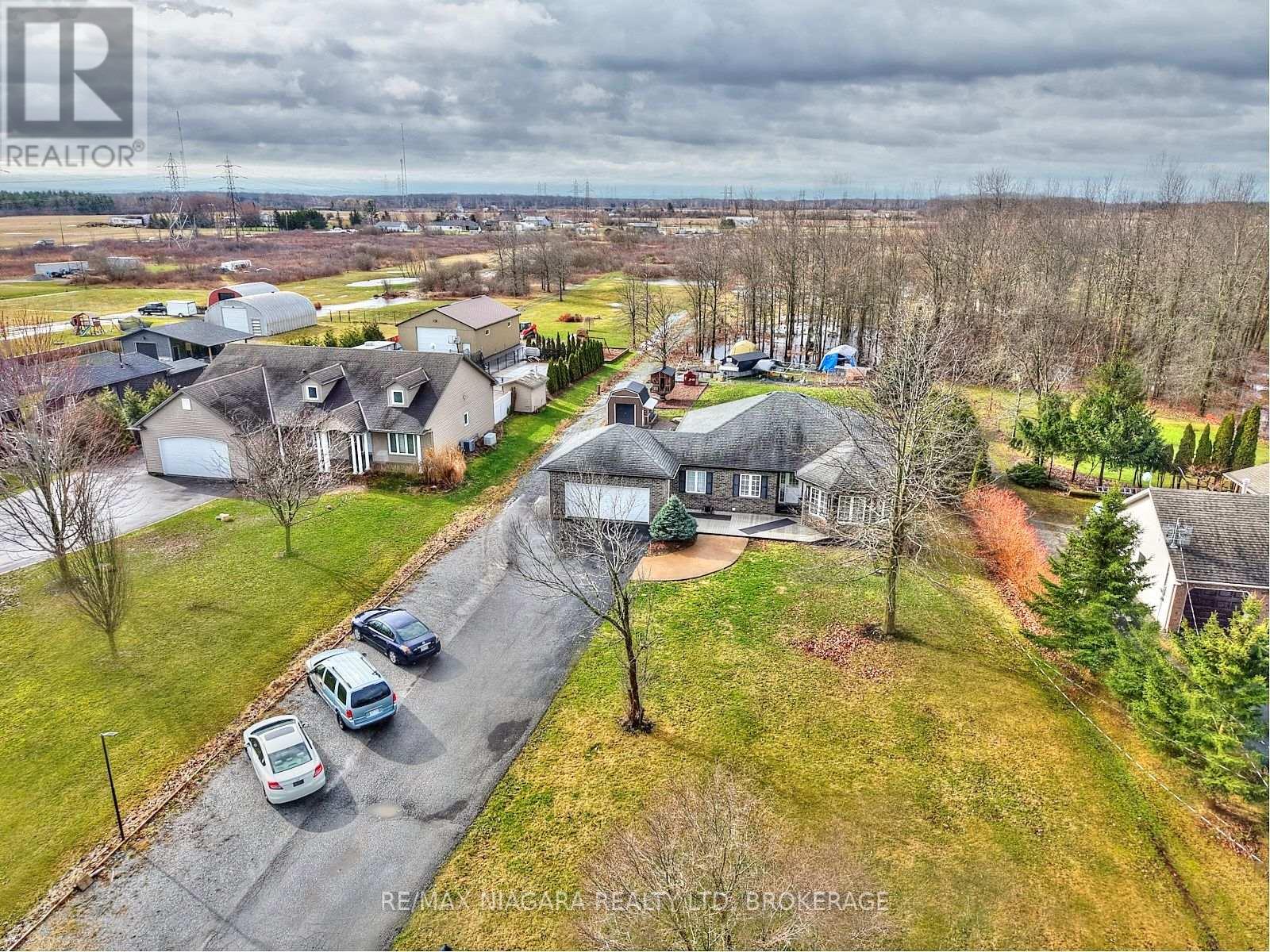Photo 39 of 637 Carl Road, Welland ON