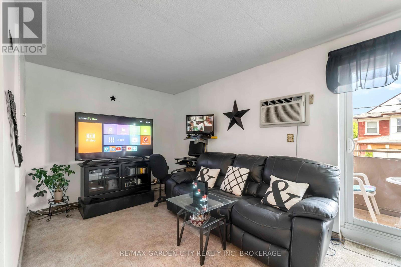 Photo 10 of 202 4692 Crysler Avenue, Niagara Falls ON