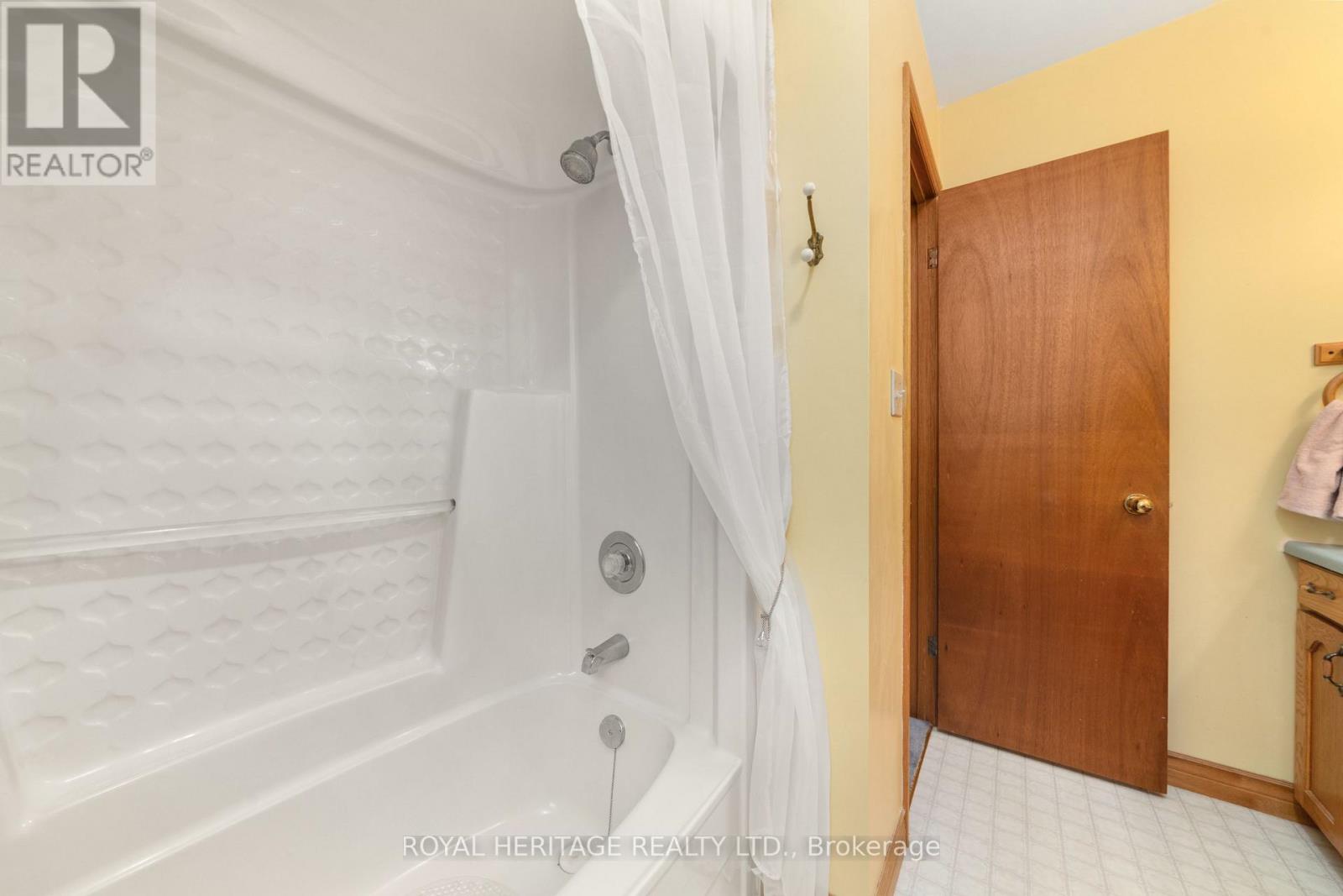 Photo 33 of 15 Iroquois Avenue, Brighton ON