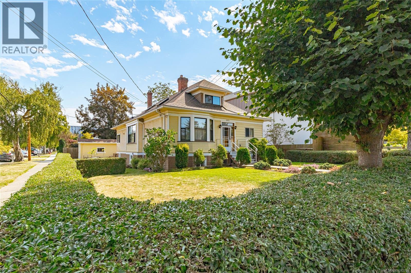 Photo 1 of 241 Montreal St, Victoria BC