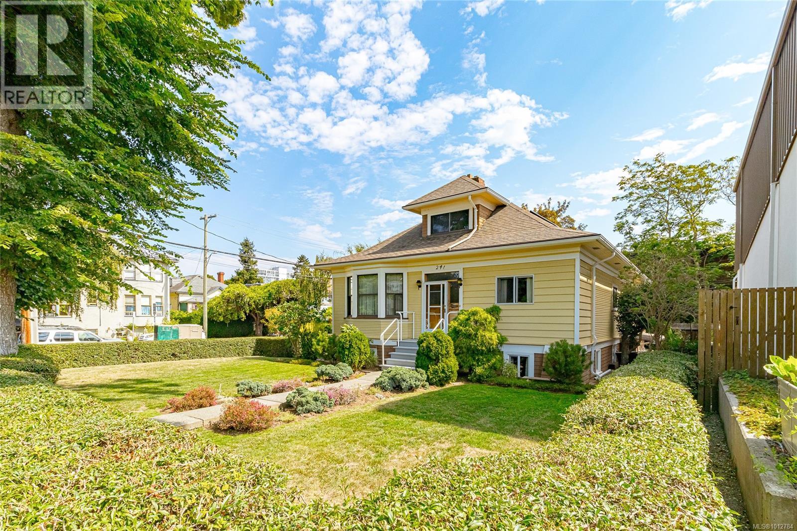 Photo 3 of 241 Montreal St, Victoria BC