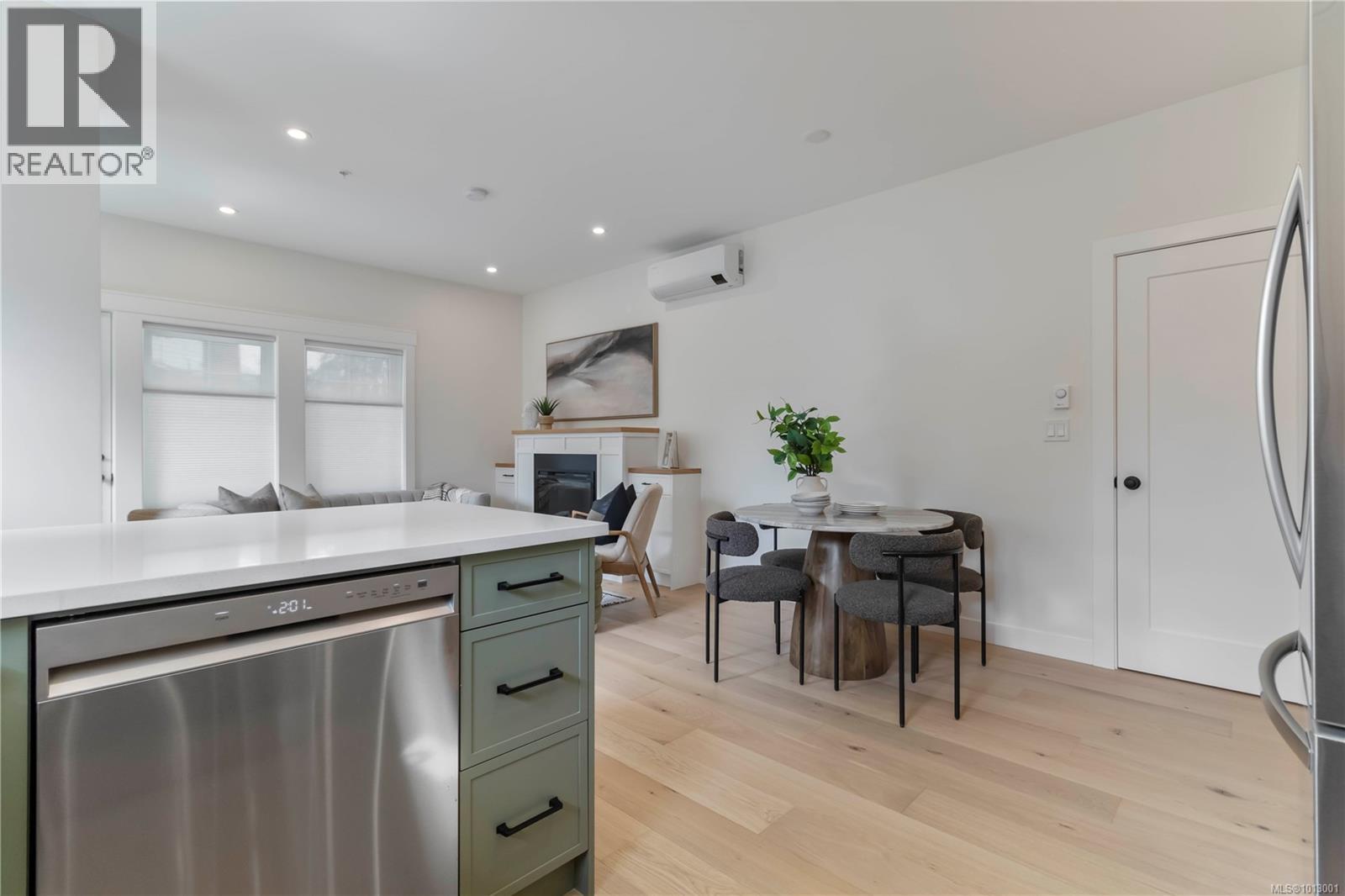 Photo 15 of 6 633 Belton Ave, Victoria BC