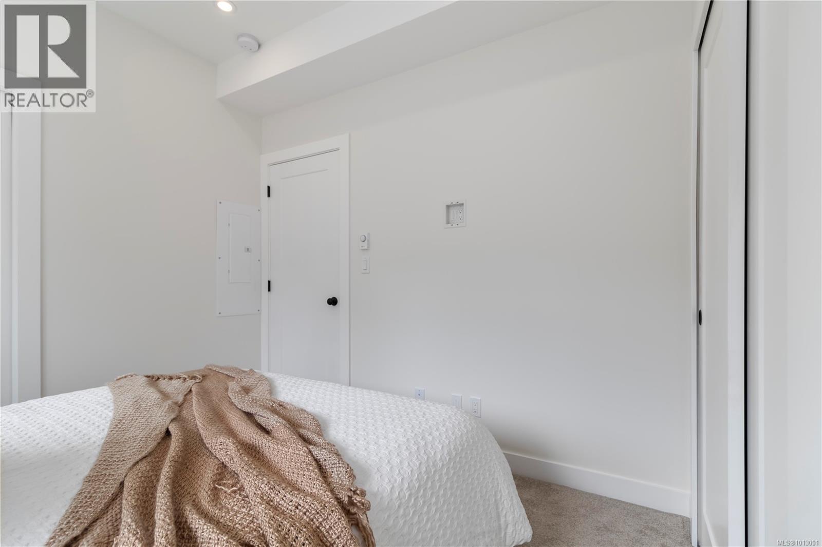 Photo 32 of 6 633 Belton Ave, Victoria BC