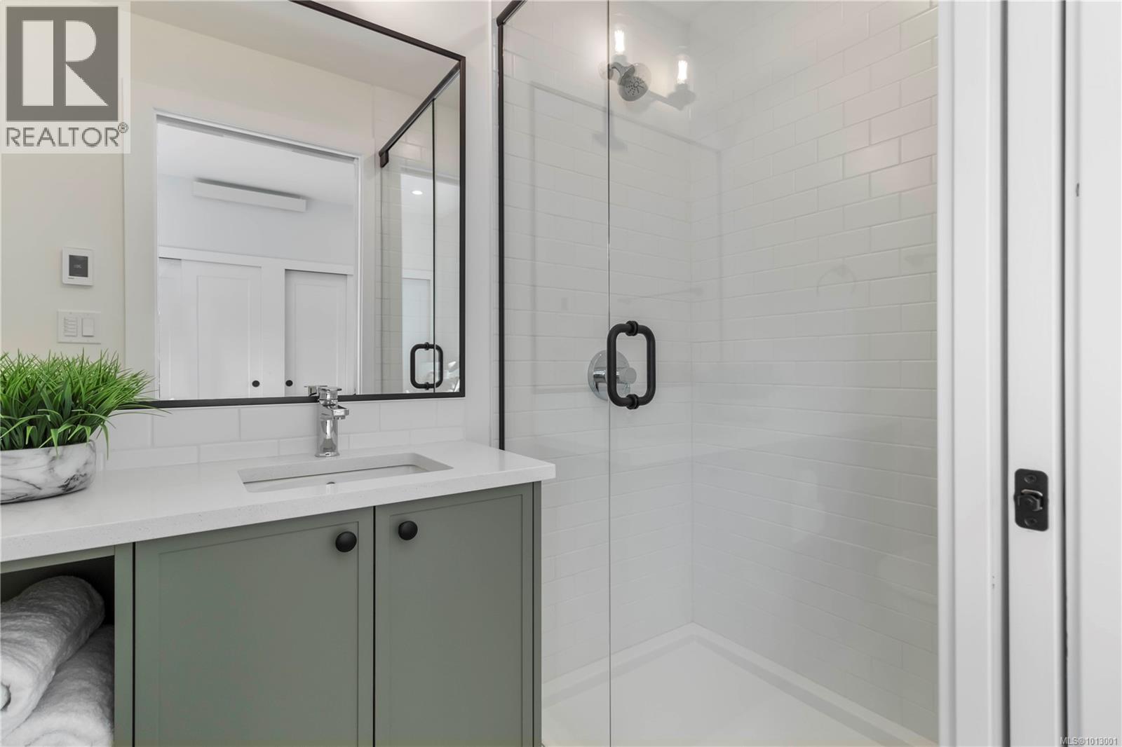 Photo 33 of 6 633 Belton Ave, Victoria BC