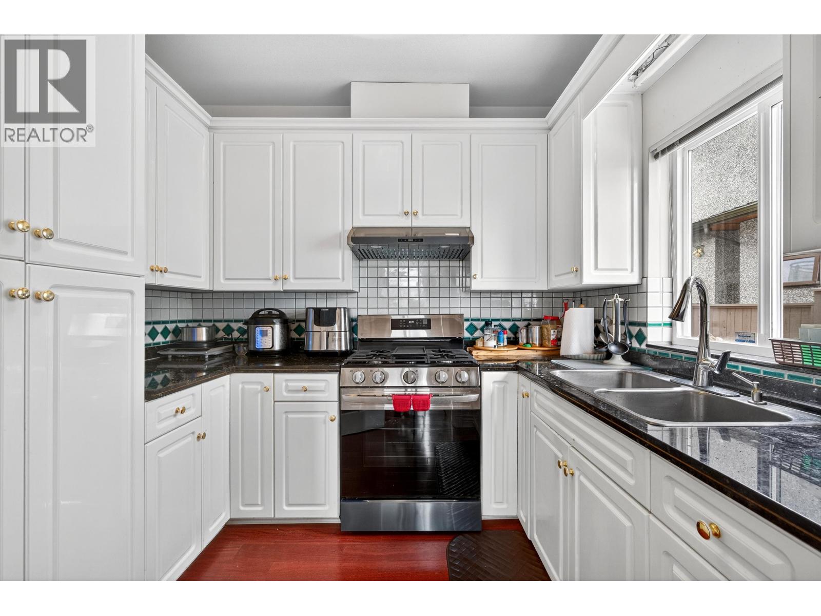 Photo 17 of 6297 Brantford Avenue, Burnaby BC