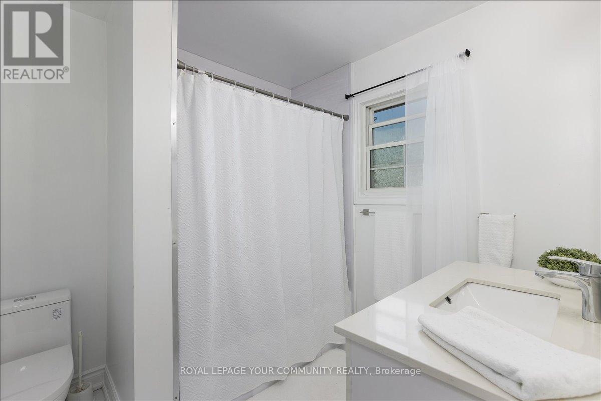 Photo 15 of 33 Biscayne Boulevard, Georgina ON