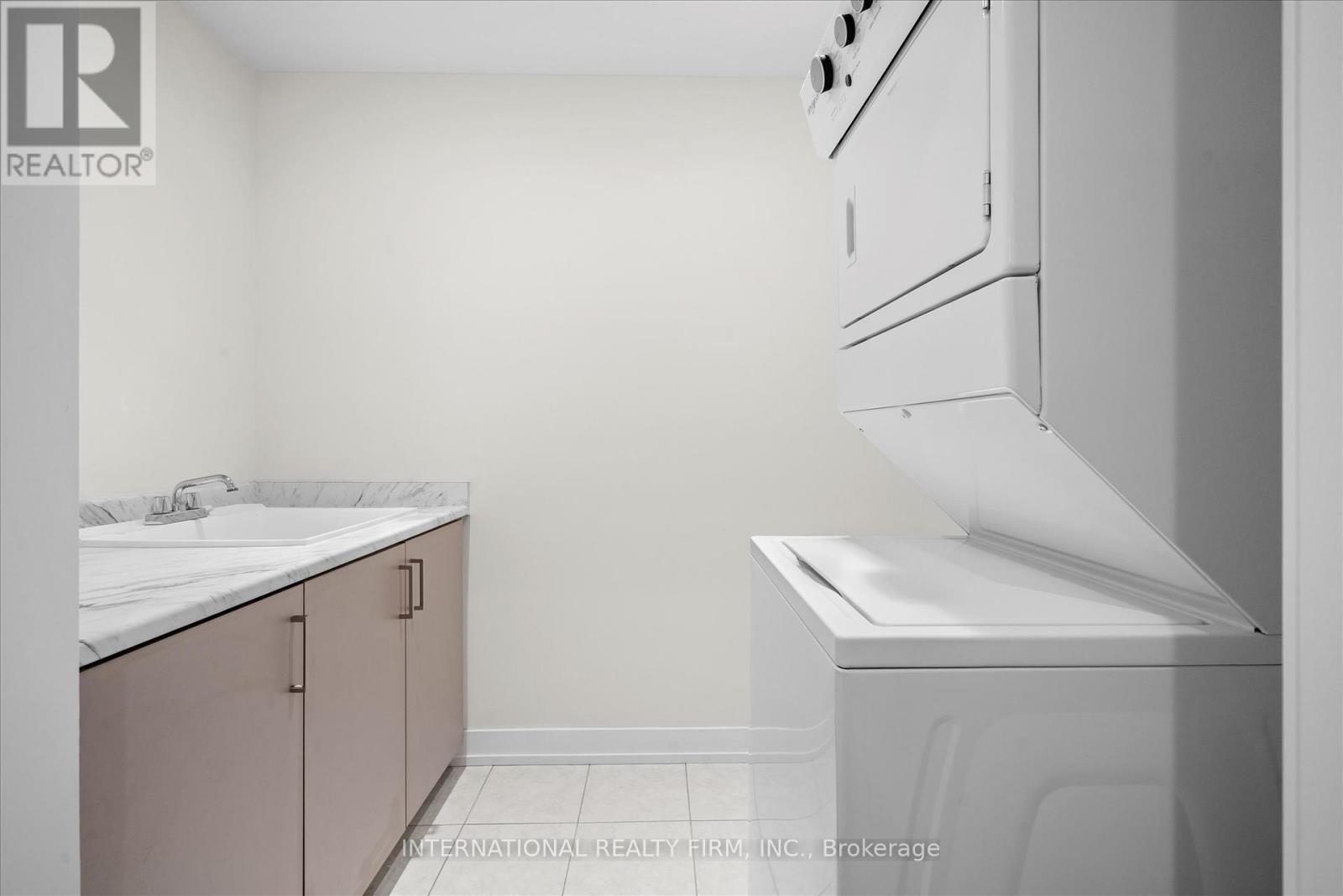 Photo 17 of 41 Ingersoll Lane, Richmond Hill ON
