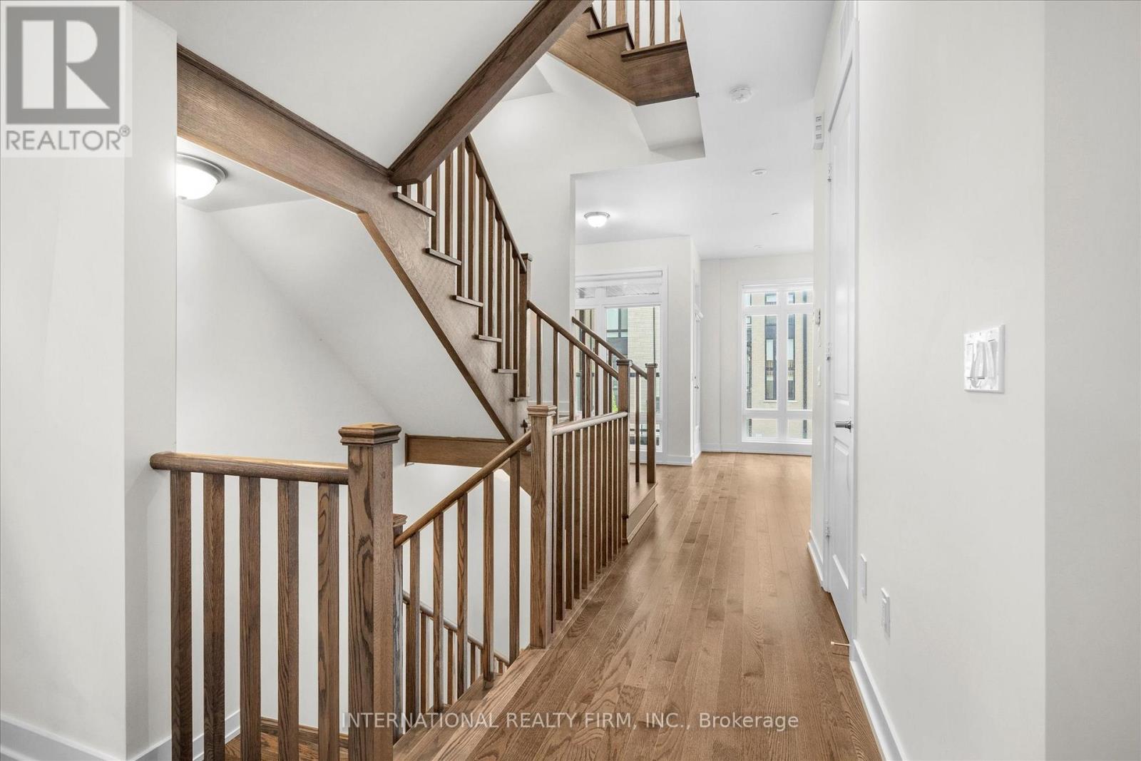 Photo 7 of 41 Ingersoll Lane, Richmond Hill ON