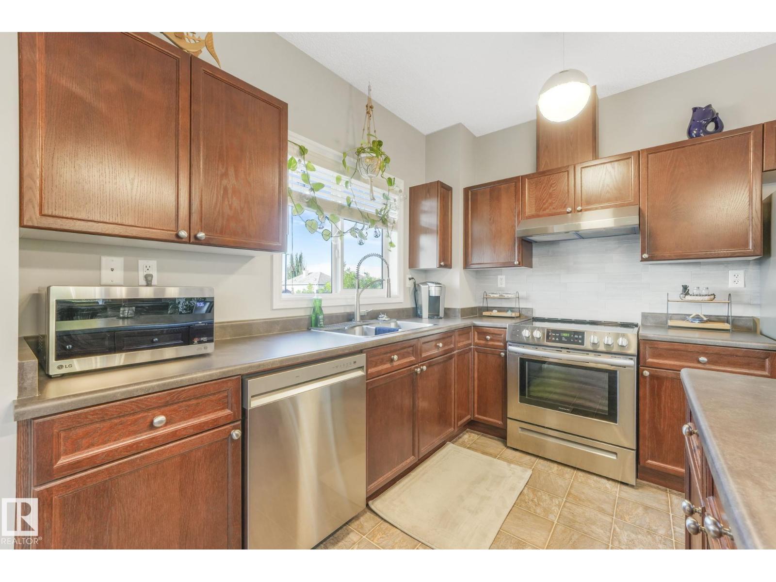 Photo 12 of 117 3010 33 Av Nw, Edmonton AB