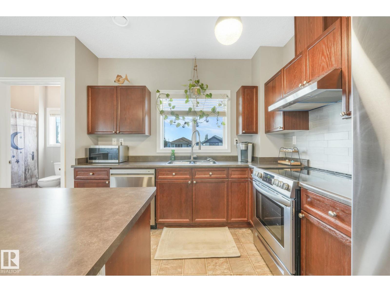 Photo 14 of 117 3010 33 Av Nw, Edmonton AB