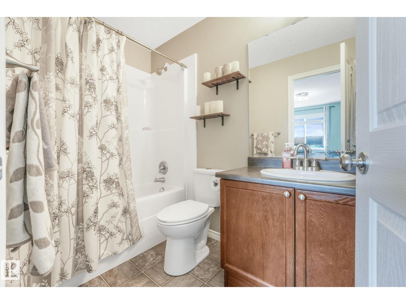 Photo 32 of 117 3010 33 Av Nw, Edmonton AB