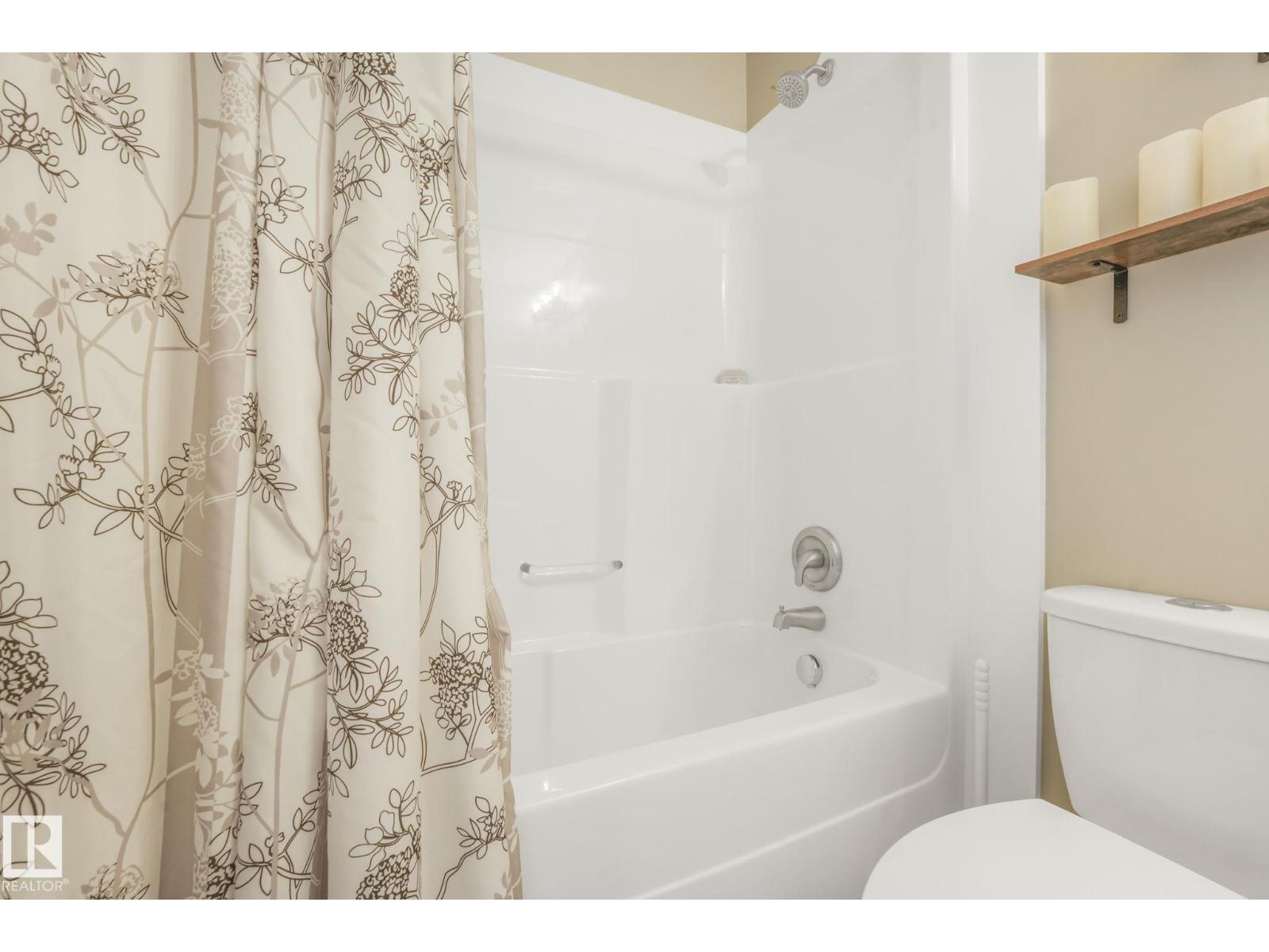 Photo 33 of 117 3010 33 Av Nw, Edmonton AB