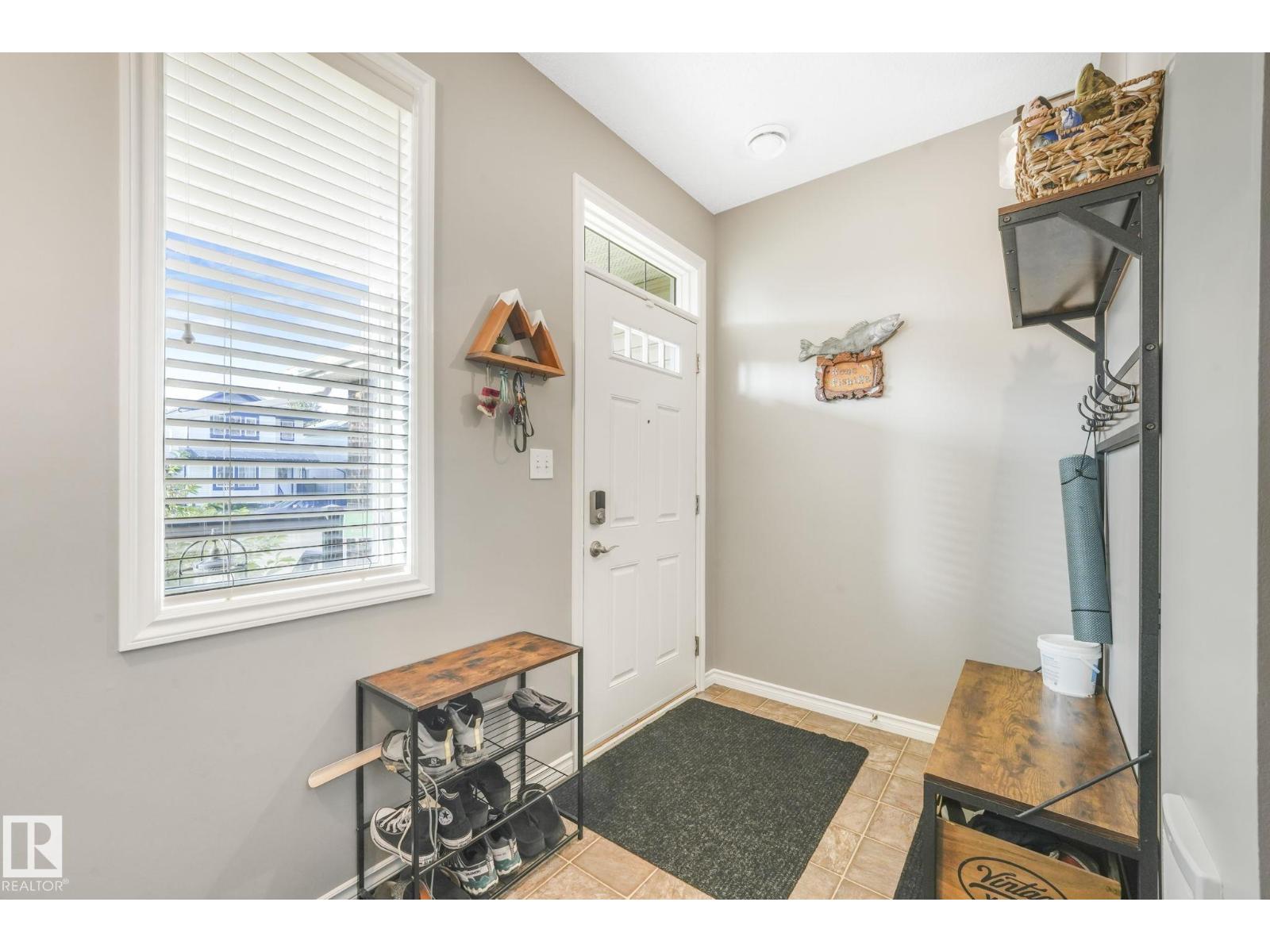 Photo 5 of 117 3010 33 Av Nw, Edmonton AB