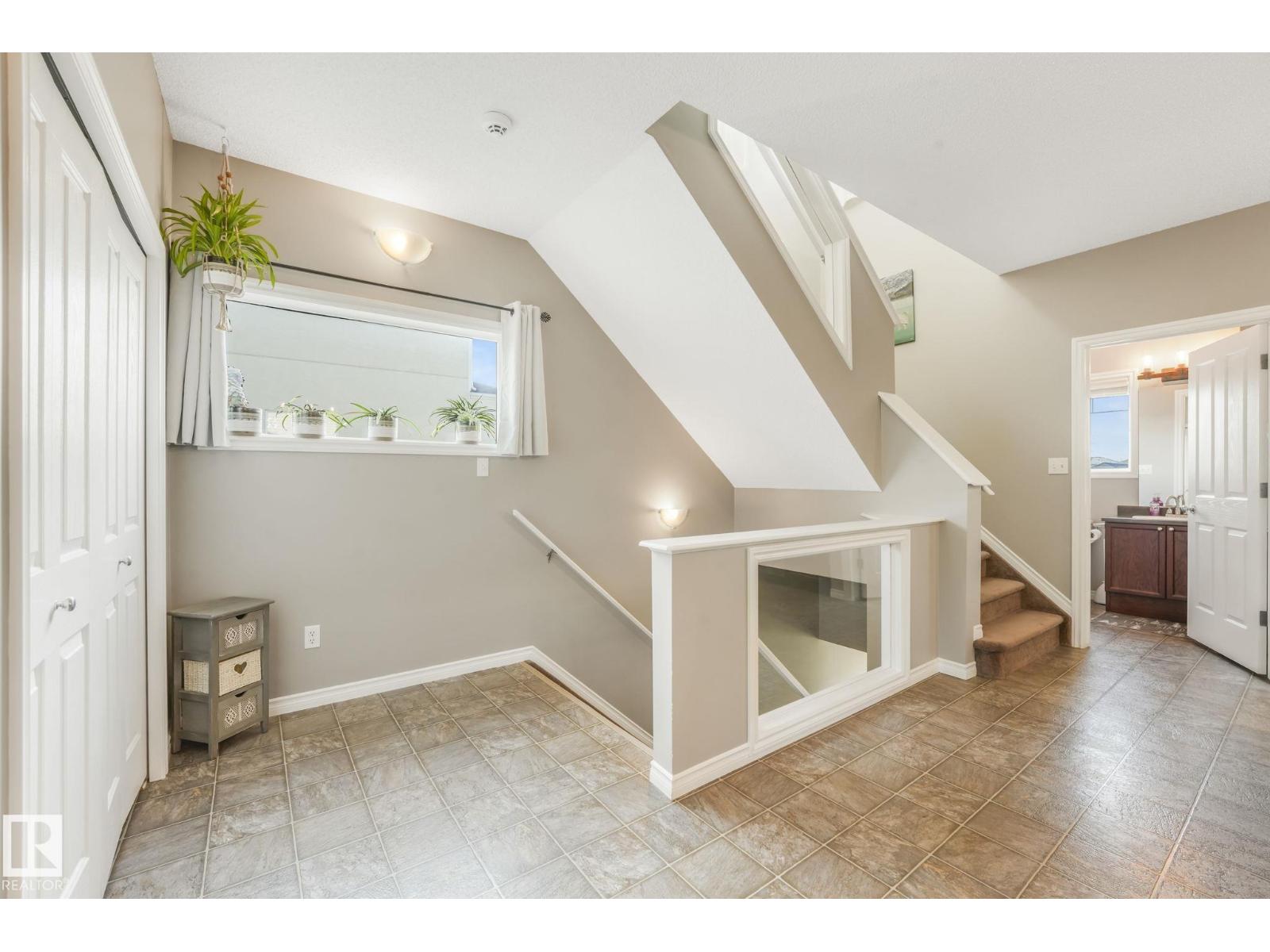 Photo 6 of 117 3010 33 Av Nw, Edmonton AB