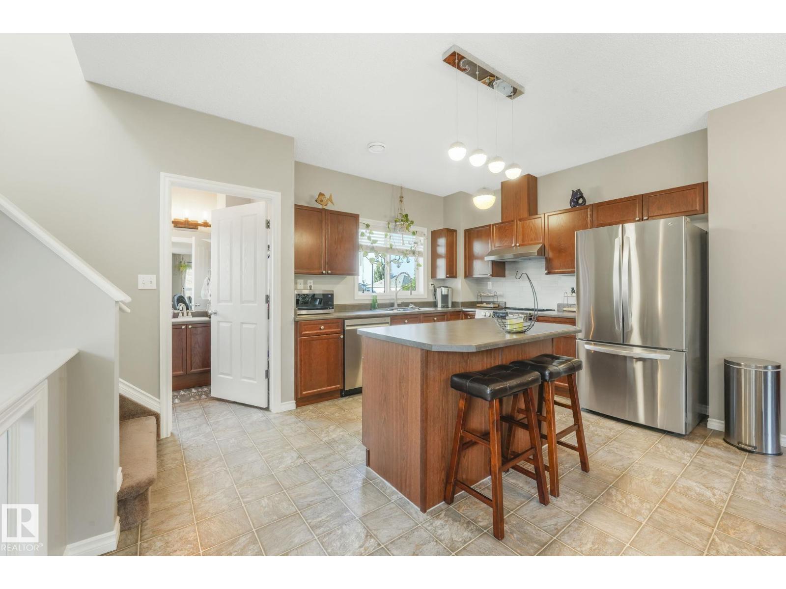 Photo 8 of 117 3010 33 Av Nw, Edmonton AB