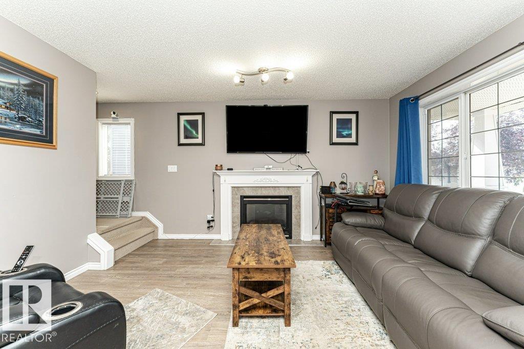 Photo 12 of 140 Westwood Ln, Fort Saskatchewan AB