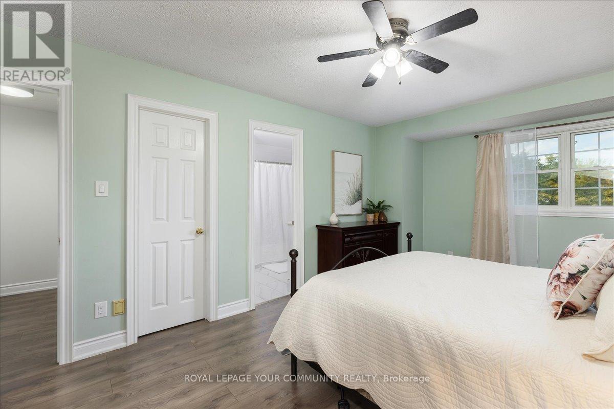 Photo 14 of 33 Biscayne Boulevard, Georgina ON