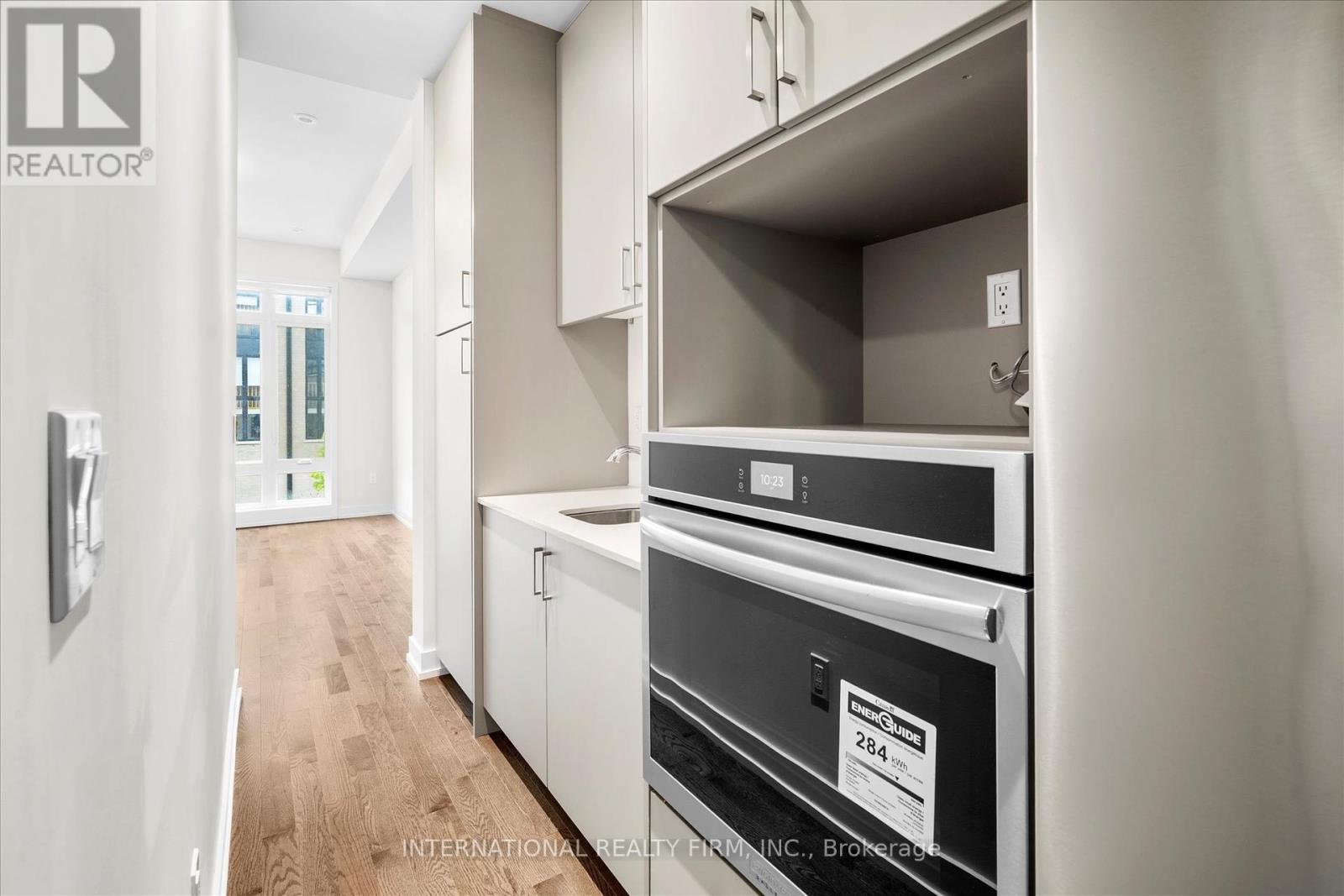 Photo 14 of 41 Ingersoll Lane, Richmond Hill ON
