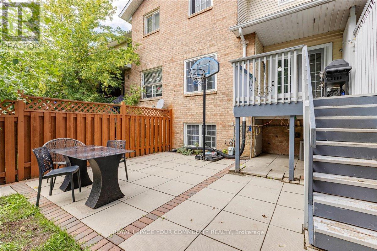 Photo 25 of 33 Biscayne Boulevard, Georgina ON