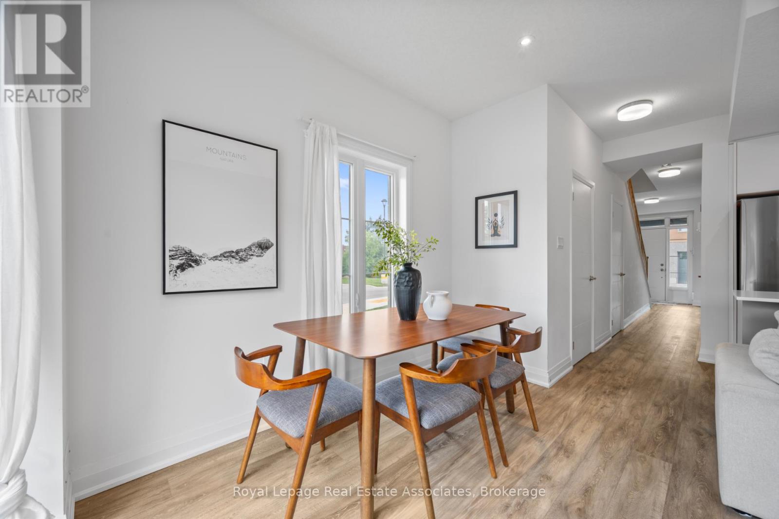 Photo 13 of 26 Steele Crescent, Guelph ON