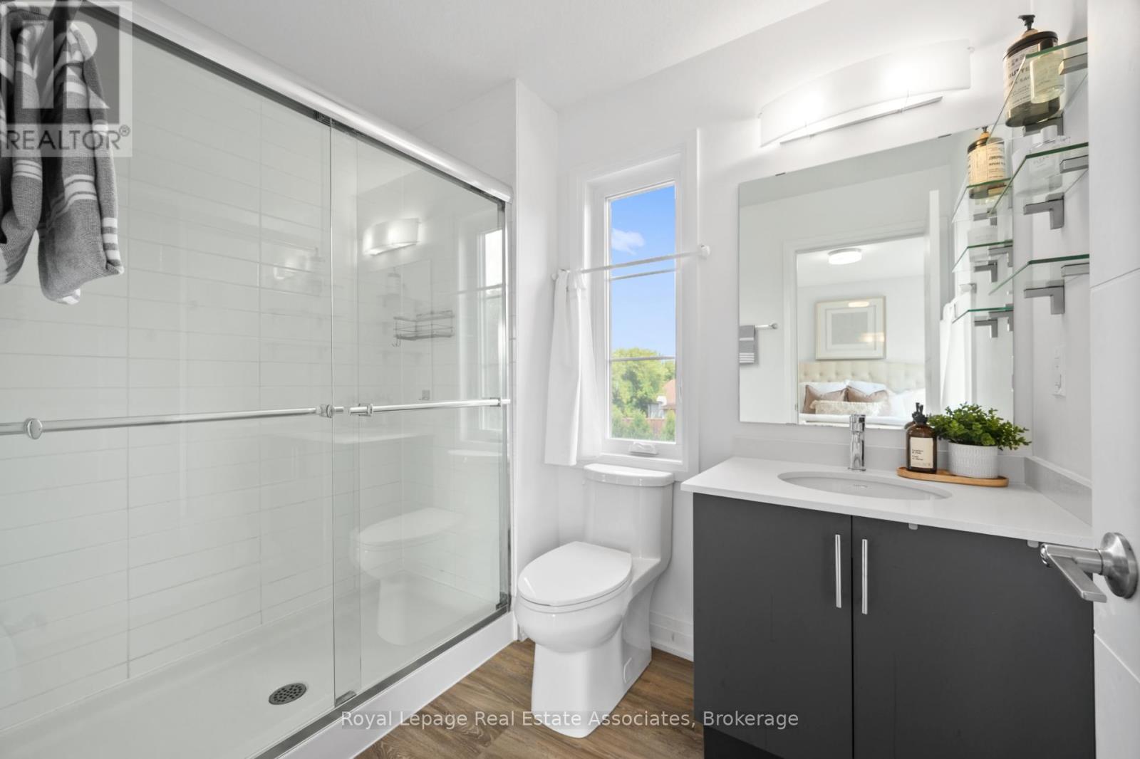 Photo 19 of 26 Steele Crescent, Guelph ON