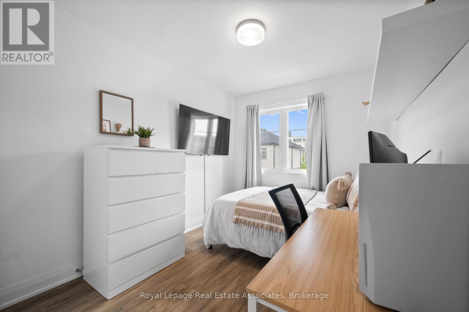 Photo 20 of 26 Steele Crescent, Guelph ON