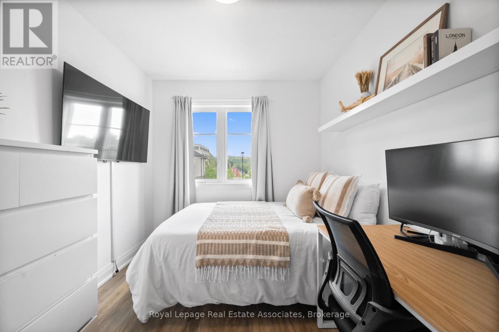Photo 21 of 26 Steele Crescent, Guelph ON
