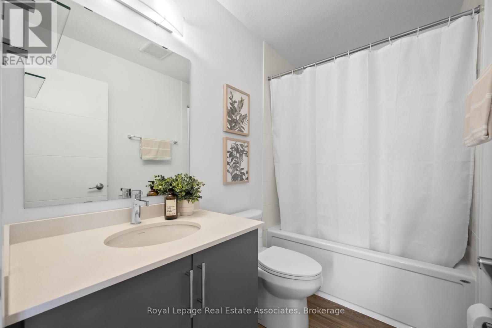 Photo 25 of 26 Steele Crescent, Guelph ON
