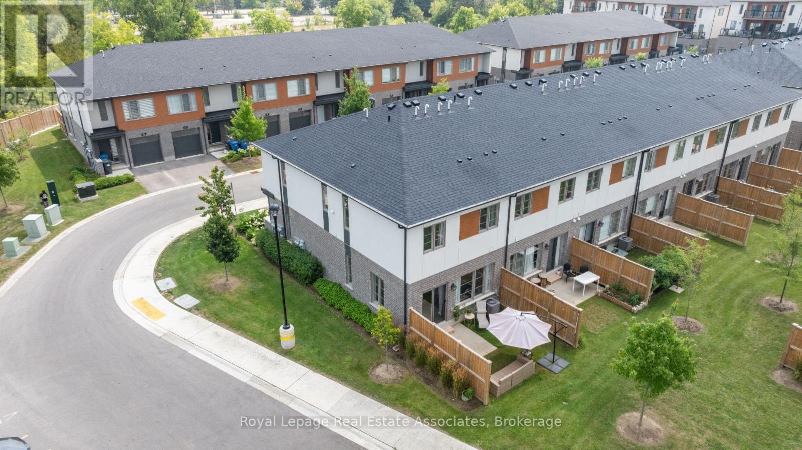 Photo 35 of 26 Steele Crescent, Guelph ON