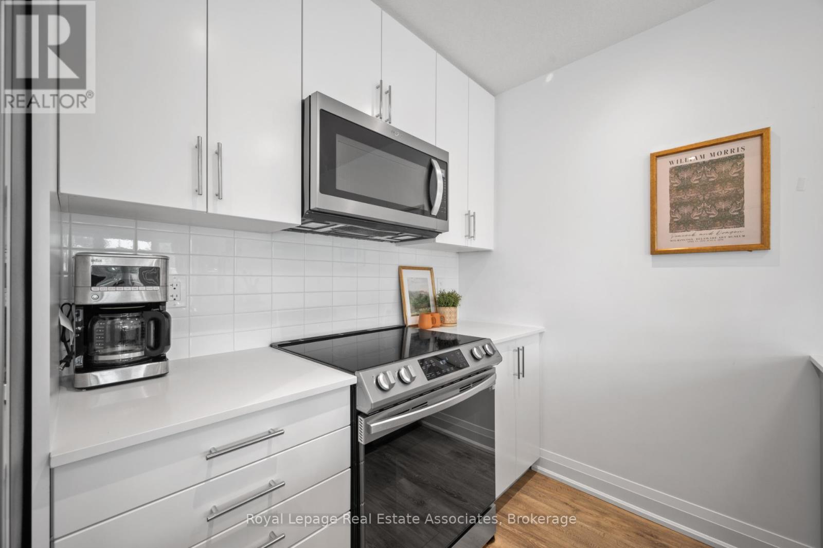 Photo 6 of 26 Steele Crescent, Guelph ON
