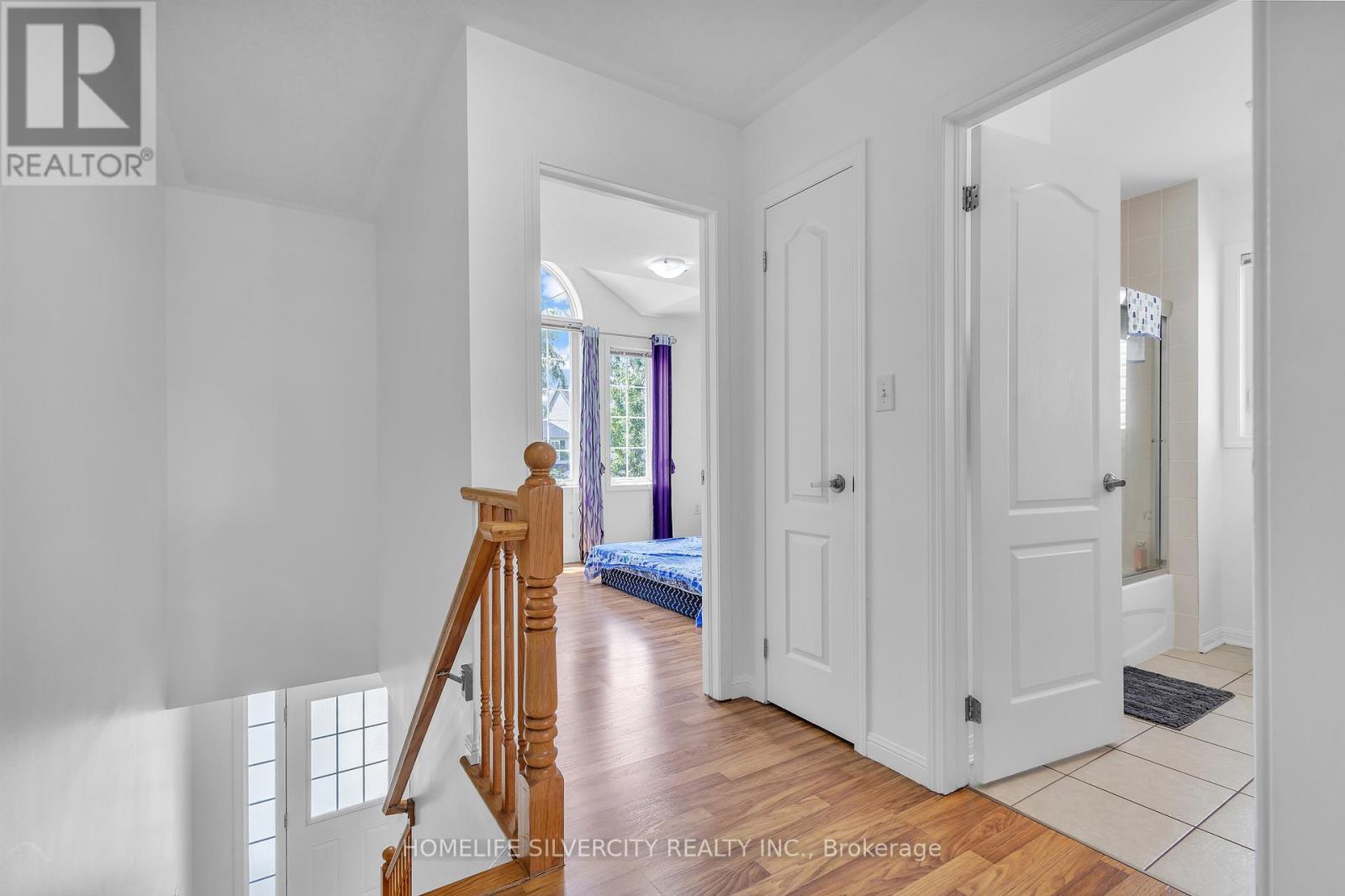 Photo 23 of 28 Silverthorne Drive, Cambridge ON