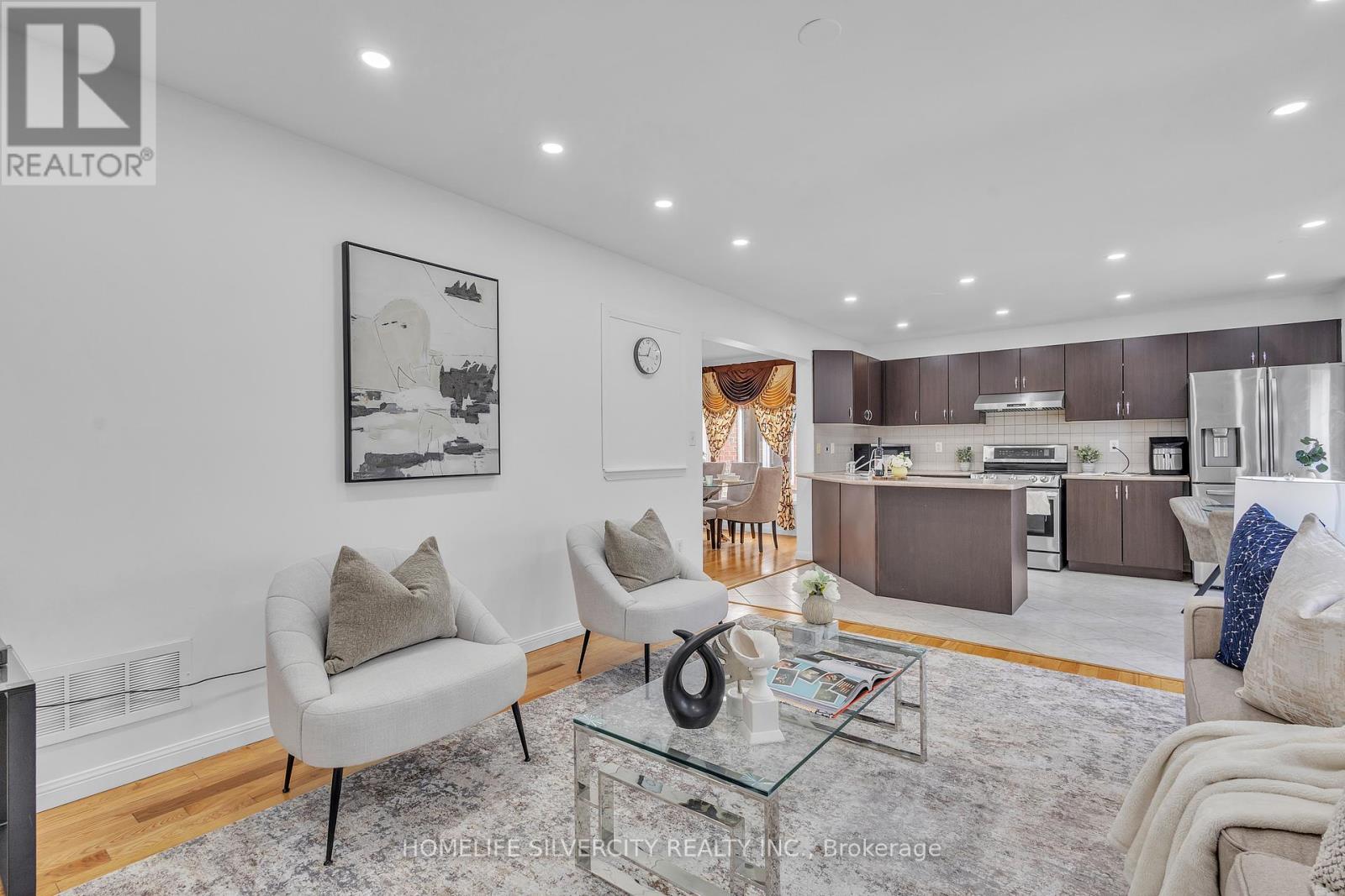 Photo 24 of 28 Silverthorne Drive, Cambridge ON