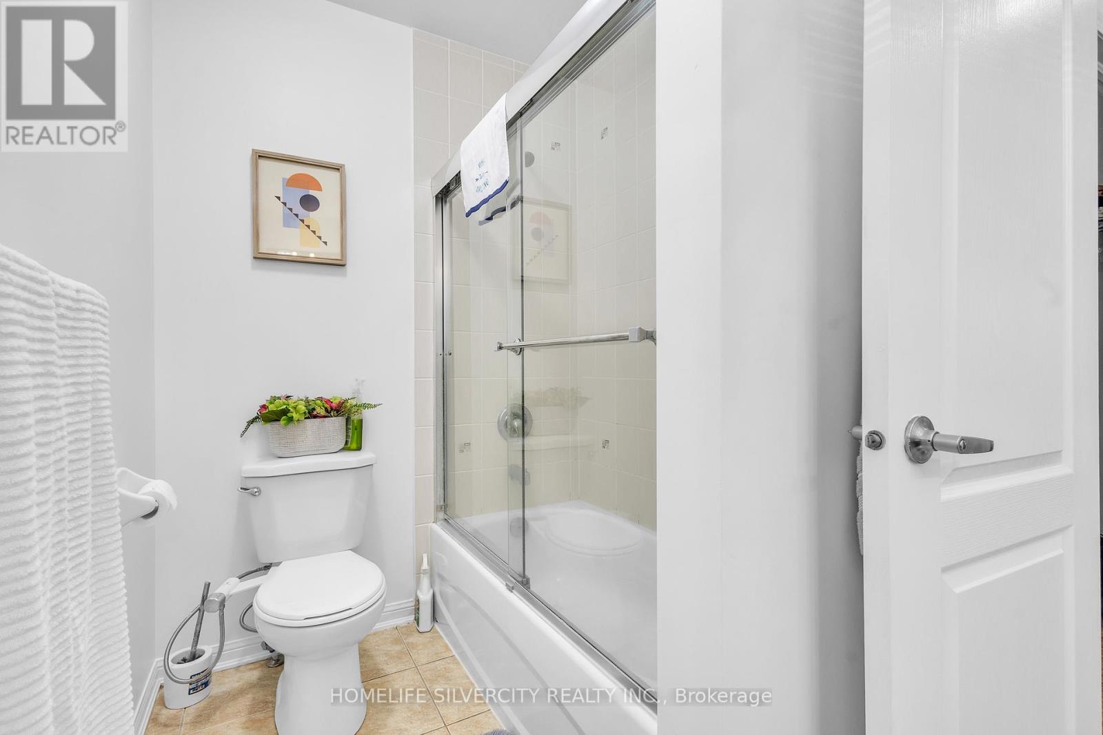 Photo 27 of 28 Silverthorne Drive, Cambridge ON