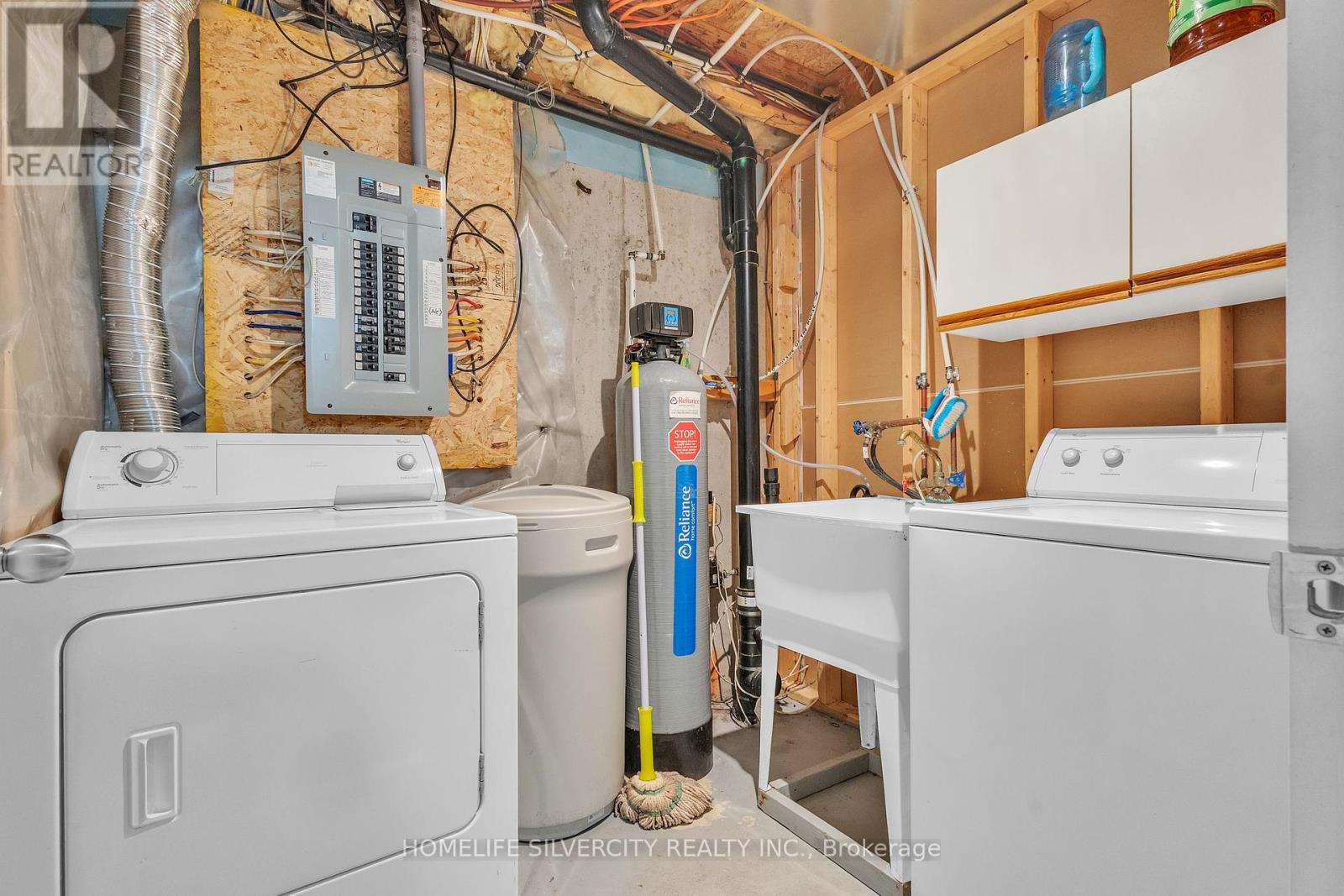 Photo 28 of 28 Silverthorne Drive, Cambridge ON
