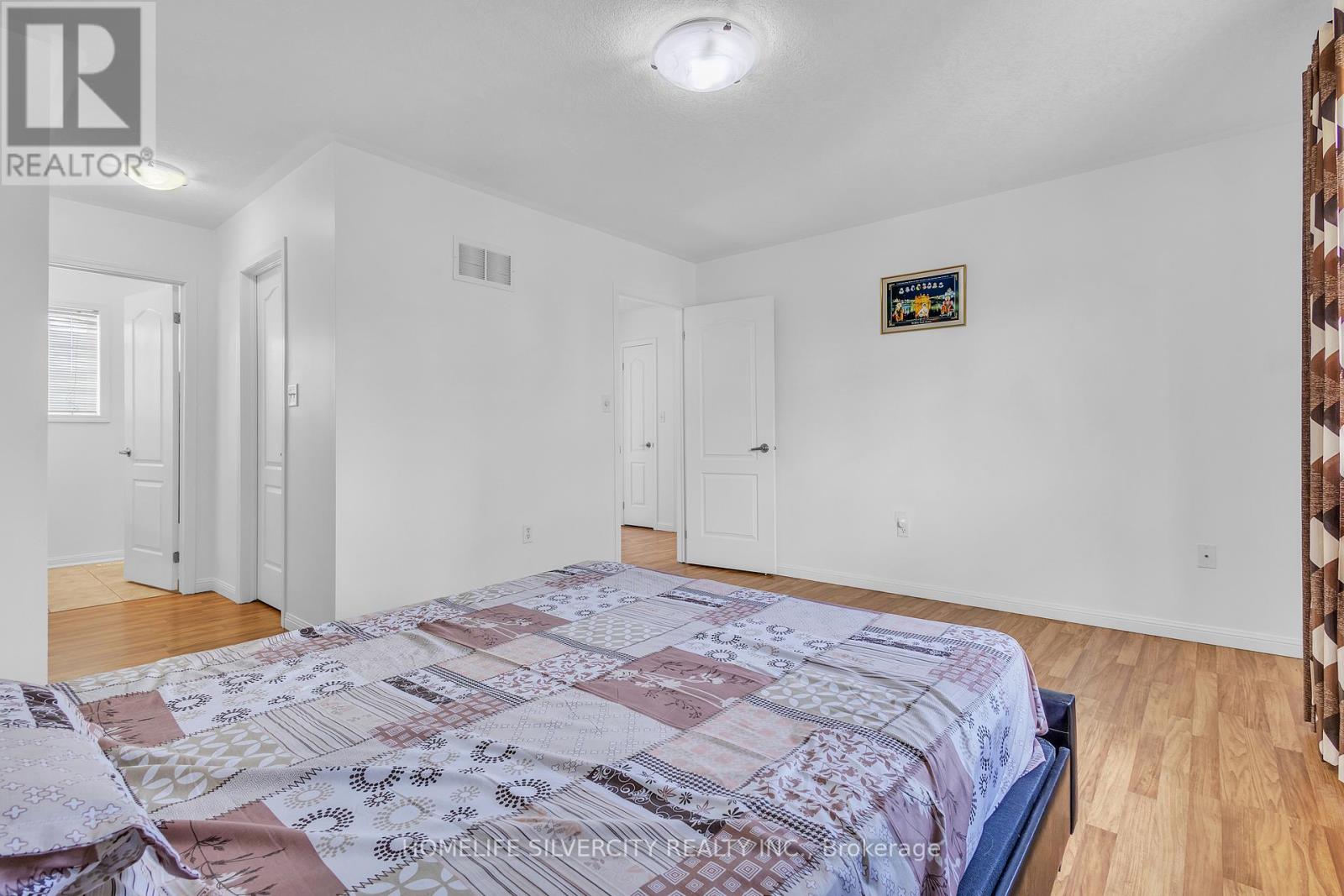 Photo 29 of 28 Silverthorne Drive, Cambridge ON