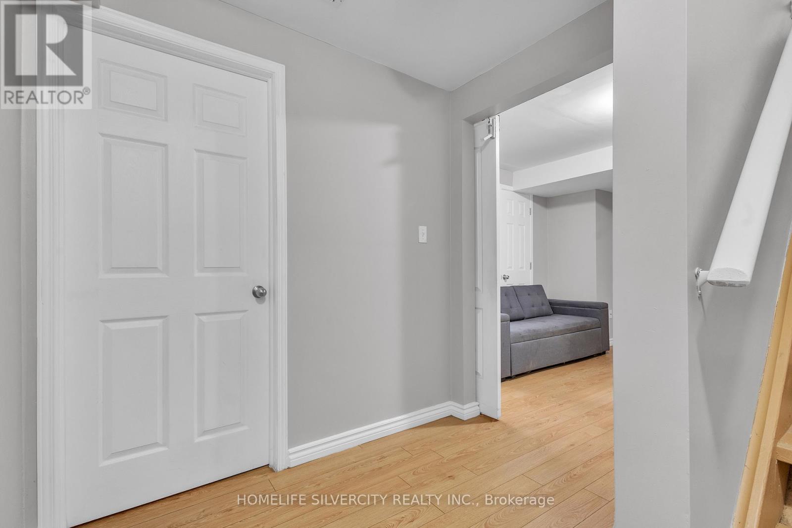 Photo 34 of 28 Silverthorne Drive, Cambridge ON