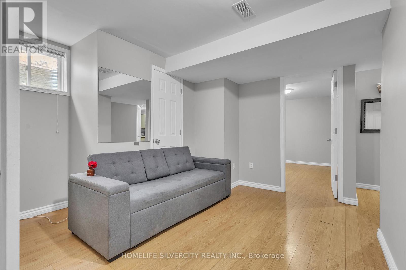 Photo 35 of 28 Silverthorne Drive, Cambridge ON