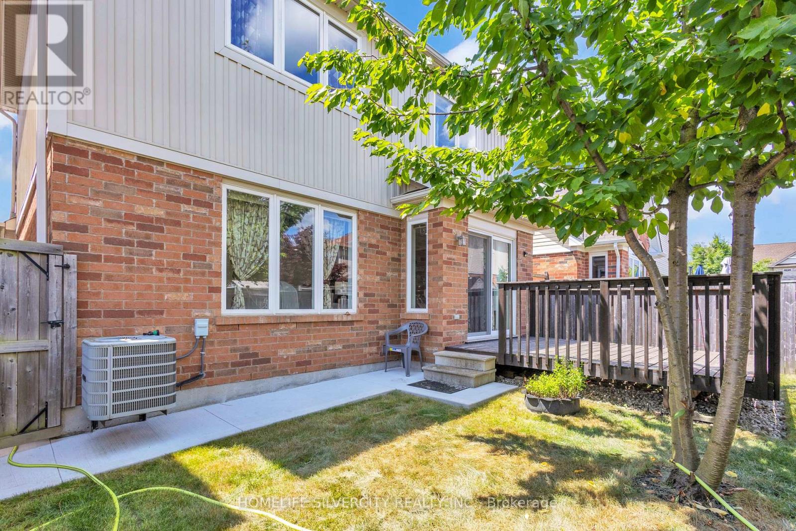 Photo 39 of 28 Silverthorne Drive, Cambridge ON