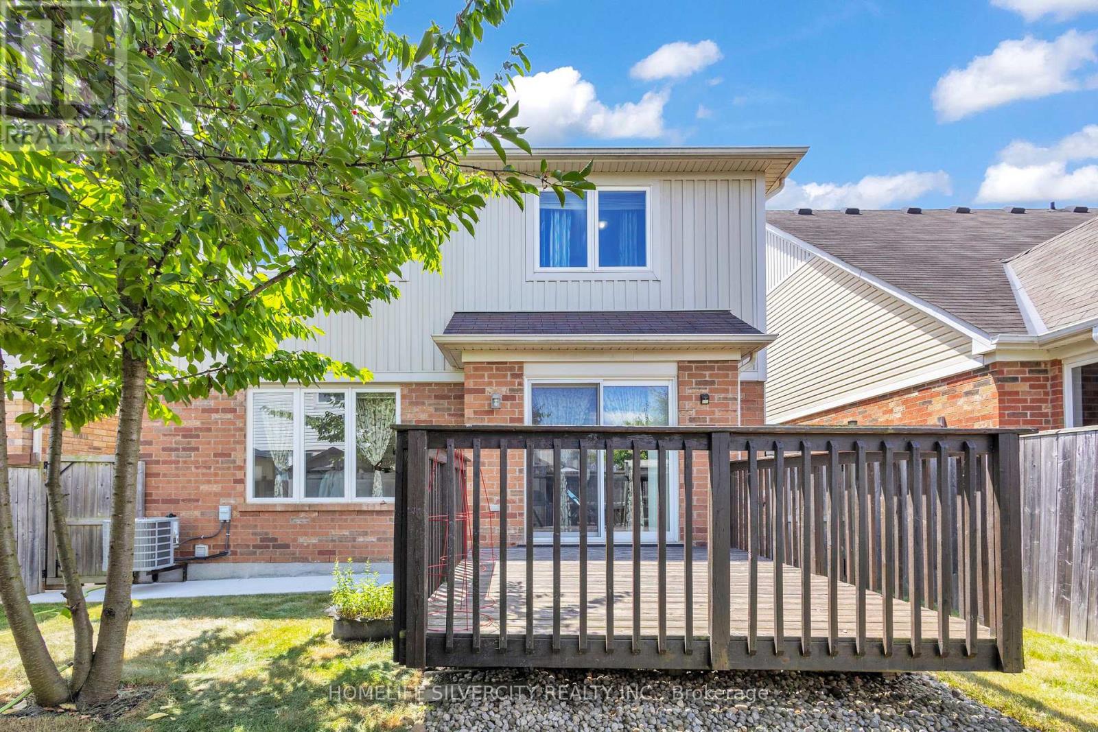 Photo 43 of 28 Silverthorne Drive, Cambridge ON