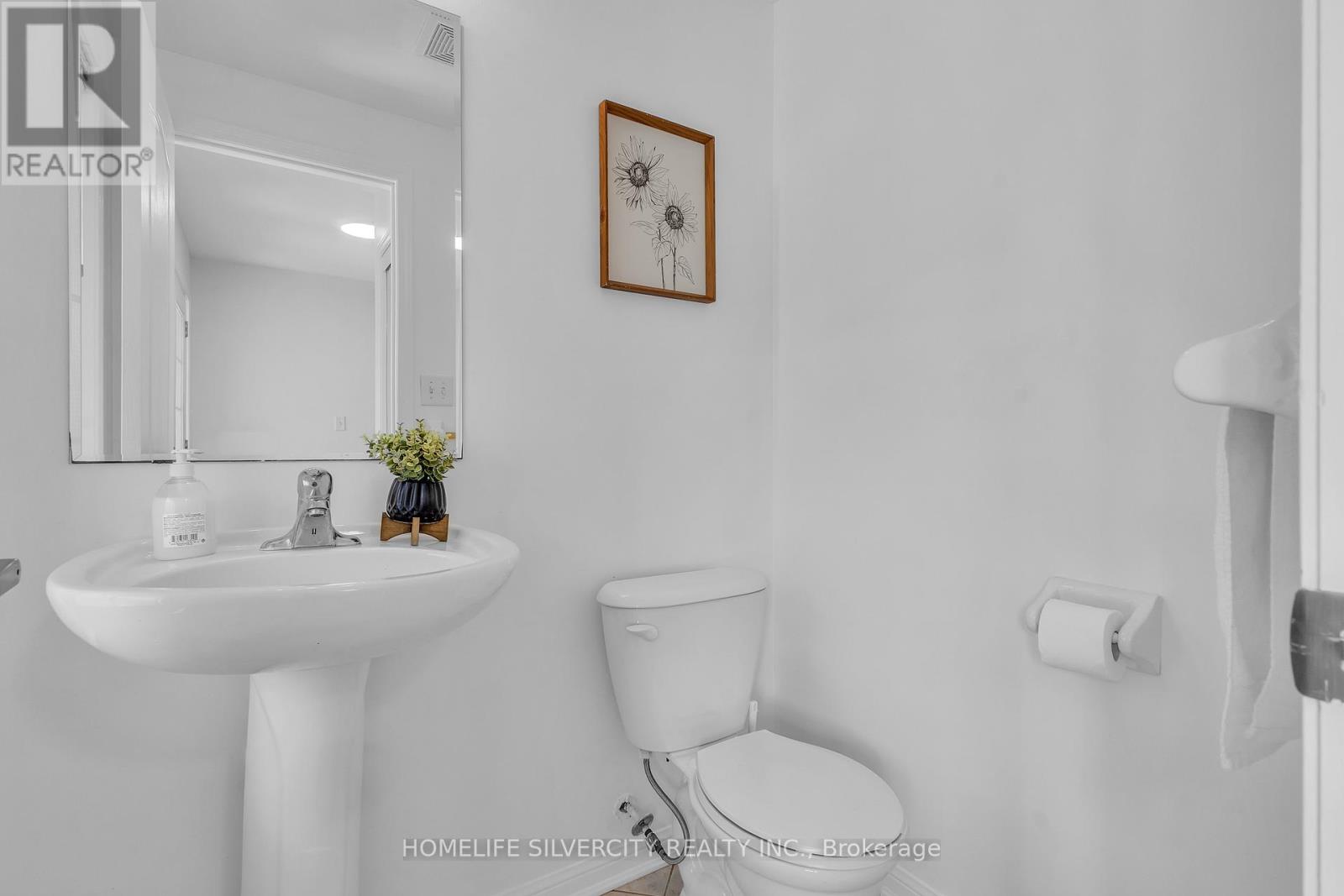 Photo 7 of 28 Silverthorne Drive, Cambridge ON