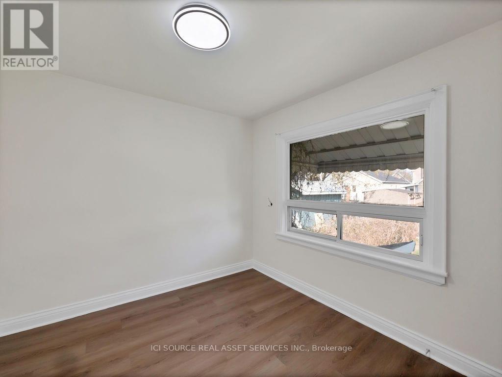 Photo 11 of 20 Edgar Street, Hamilton ON