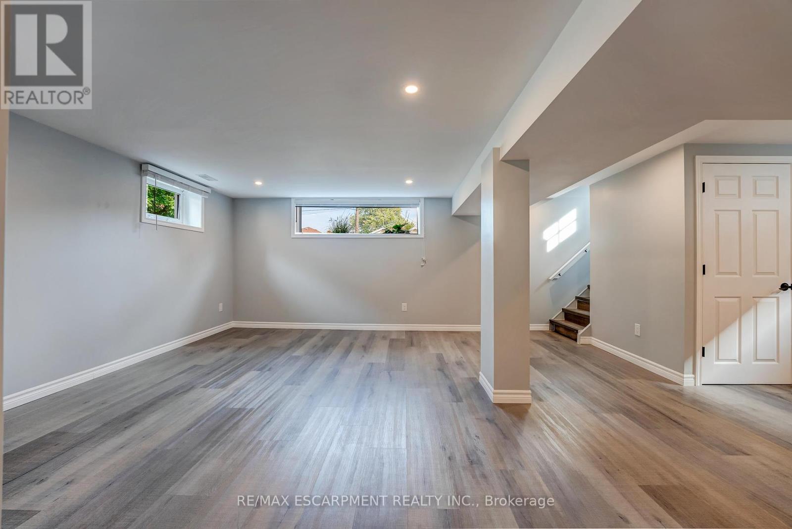 Photo 13 of 2 Lower 326 East 42nd Street, Hamilton ON