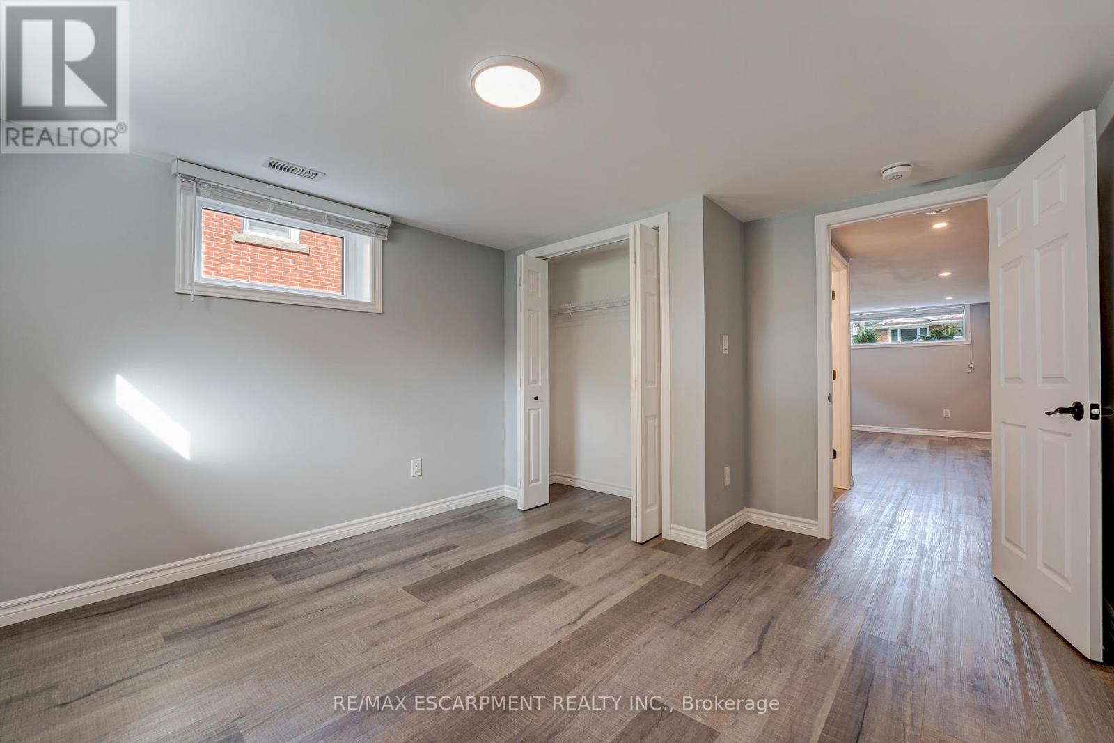 Photo 19 of 2 Lower 326 East 42nd Street, Hamilton ON