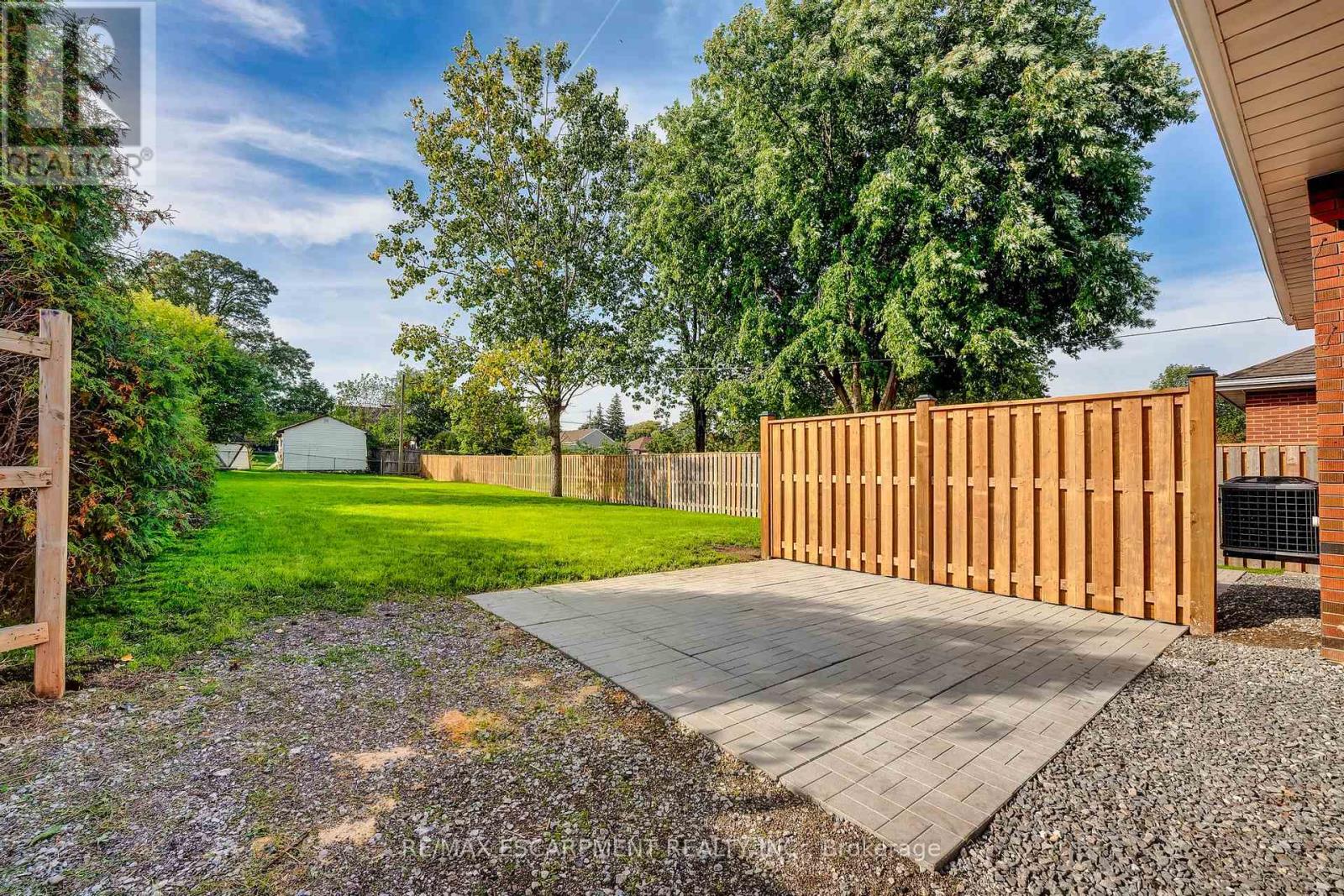 Photo 22 of 2 Lower 326 East 42nd Street, Hamilton ON