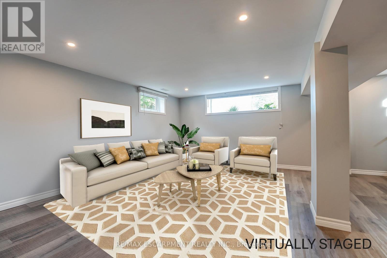 Photo 9 of 2 Lower 326 East 42nd Street, Hamilton ON